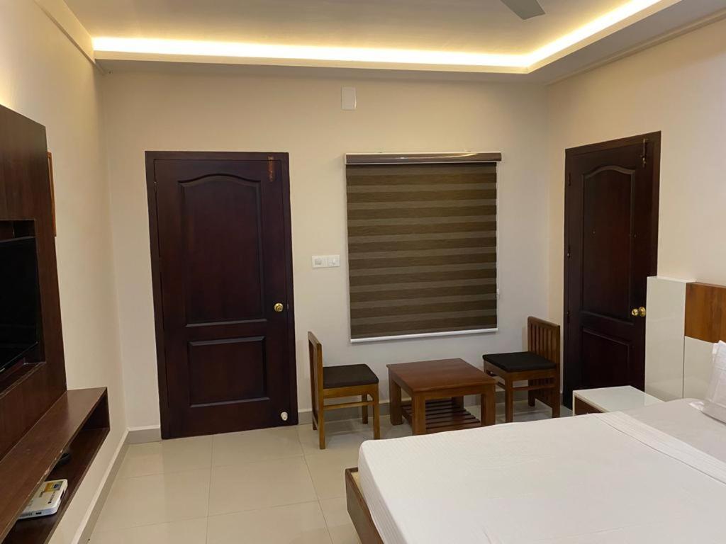 Issacs Regency Hotel Sultan Bathery Ngoại thất bức ảnh
