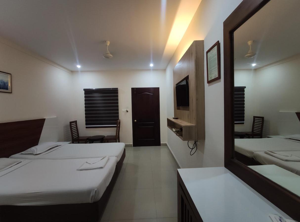 Issacs Regency Hotel Sultan Bathery Ngoại thất bức ảnh