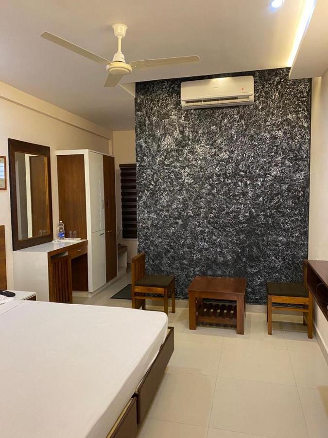Issacs Regency Hotel Sultan Bathery Ngoại thất bức ảnh