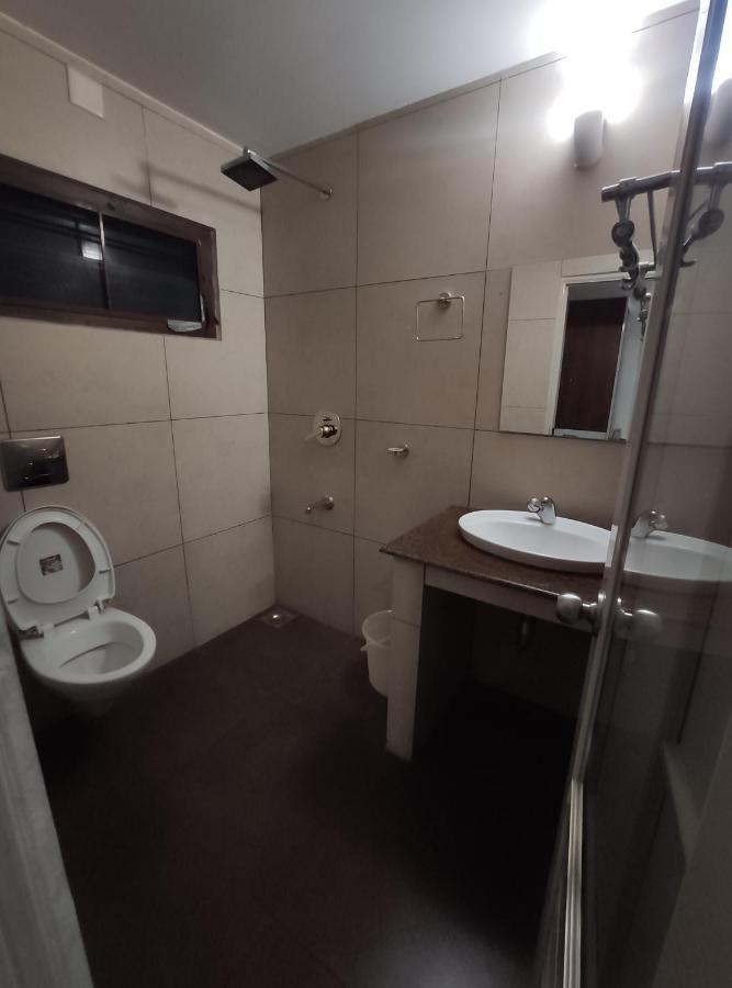 Issacs Regency Hotel Sultan Bathery Ngoại thất bức ảnh