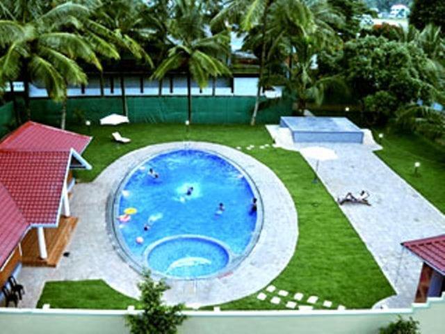 Issacs Regency Hotel Sultan Bathery Ngoại thất bức ảnh